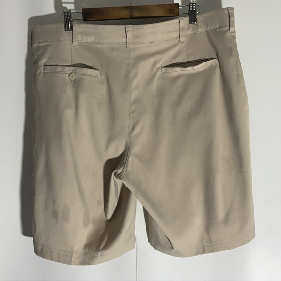 PGA TOUR Men’s 9” Flat Front Horizontal Textured Stretch Golf Short Khaki Sz 40. - Picture 11 of 13